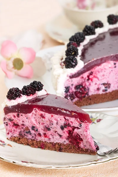 ブラックベリーのケーキ — ストック写真