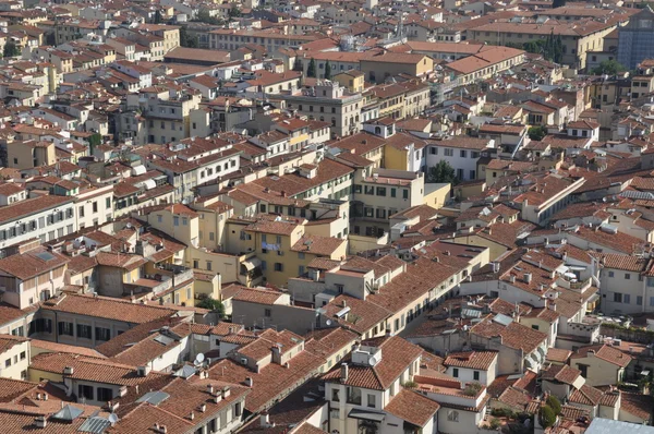 佛罗伦萨市水平视图上的红色屋顶 — 图库照片