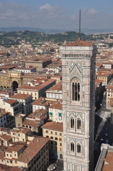Turm in Florenz, der Blick von der Kathedrale — Stockfoto