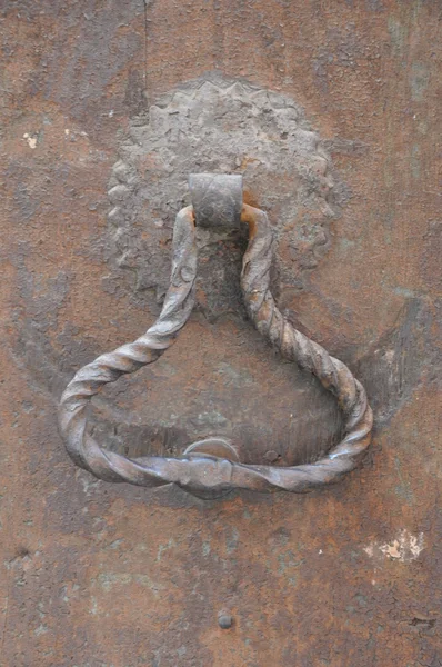 Kapı çelik eski tokmağı — Stok fotoğraf