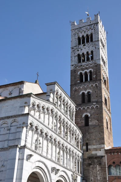 Duomo di san martino i lucca — Stockfoto