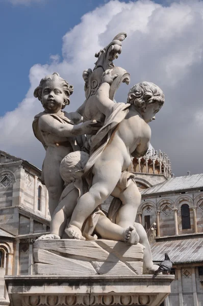 Skulpturer av engler, Pisa – stockfoto