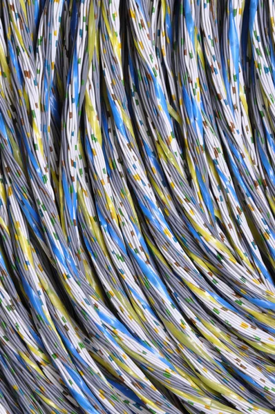 Цветные связки кабелей — стоковое фото
