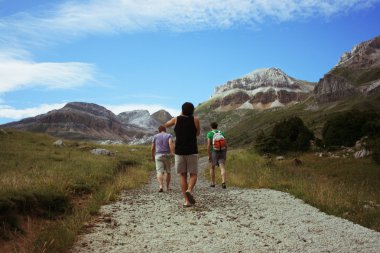 Üç adam Hiking