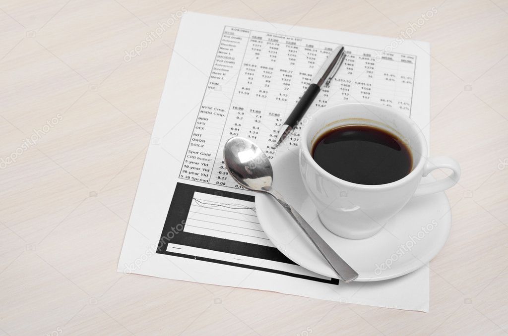 Rechnungswesen Tasse Kaffee Auf Dokument Tabelle Und Diagramm