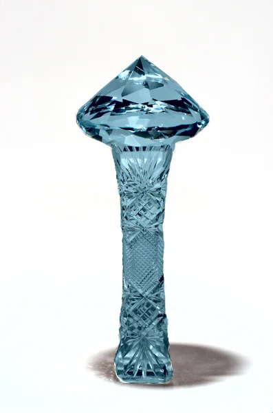 Пирамидальная форма алмаза — стоковое фото