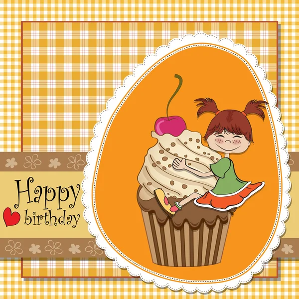 誕生日カードともに面白い女の子perched上のカップケーキ — ストック写真