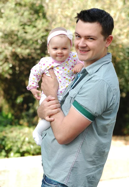 Genç mutlu baba ve kız — Stok fotoğraf