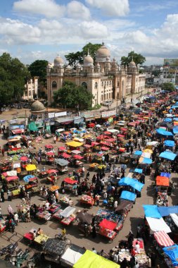 insanlar charminar, hyderabad, Hindistan yakın sokak pazarında ramzan Festivali sırasında alışveriş