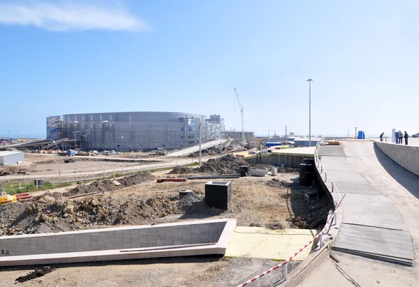 Construcción de una pequeña pista de hockey sobre hielo en el Parque Olímpico de Sochi —  Fotos de Stock