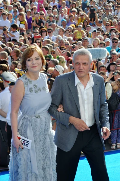 Atriz Ekaterina Semenova e seu marido — Fotografia de Stock