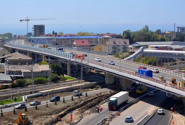 Bau eines zweigleisigen Verkehrsknotenpunktes "Adlerring" in Sotschi — Stockfoto