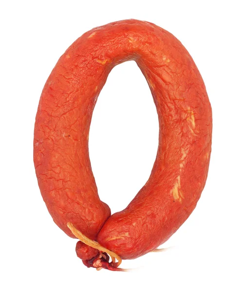 Salsicha saborosa é reduzida por um anel encontra-se em um fundo branco — Fotografia de Stock