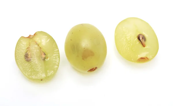 Druiven in de sectie. sluiten — Stockfoto