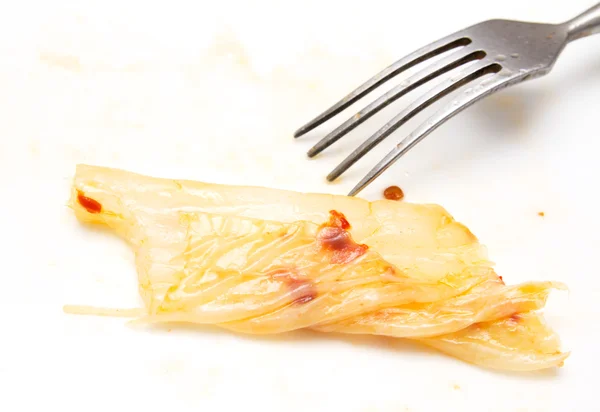 Col coreana con chile y un tenedor sobre un fondo blanco — Foto de Stock