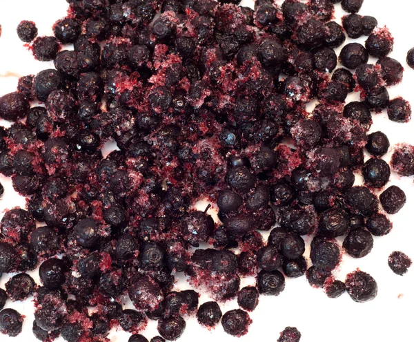 Много замороженных ягод (болотная рябина, брусника, вибурнум ) — стоковое фото