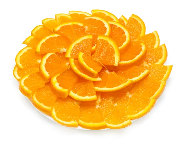 Нарізані апельсини на білому тлі — стокове фото