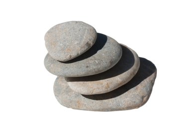dört şeritli taşların üzerinde beyaz piramit. yumuşak odak