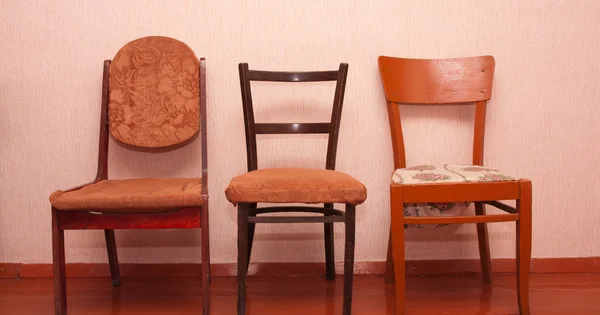 Üç eski sandalye — Stok fotoğraf