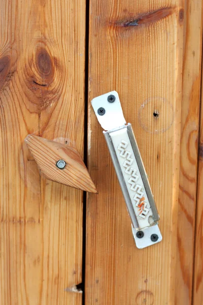 Dřevěný zámek na dveře — Stock fotografie