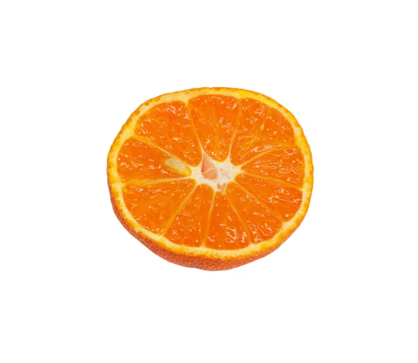 Mandarine zur Hälfte auf weißem Hintergrund — Stockfoto