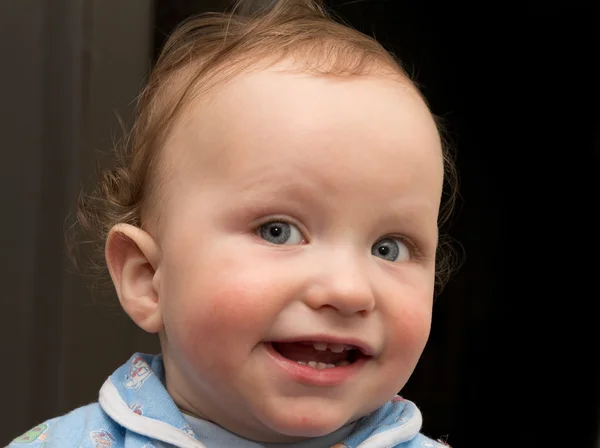 Porträtt av pojke spädbarn — Stockfoto
