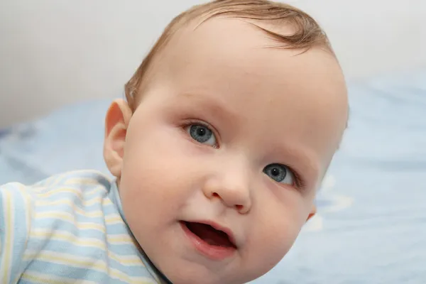 Портрет мальчика малыша — стоковое фото