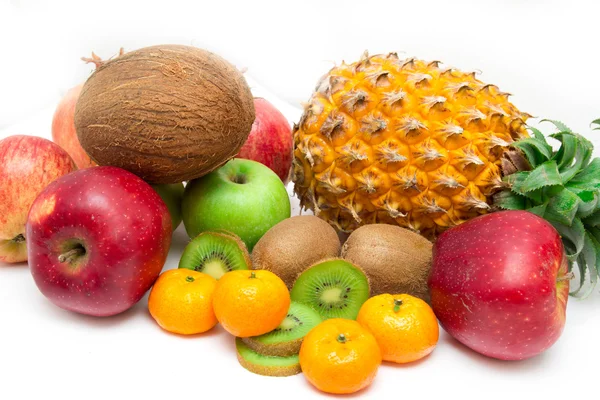 Groenten en fruit op een witte achtergrond — Stockfoto