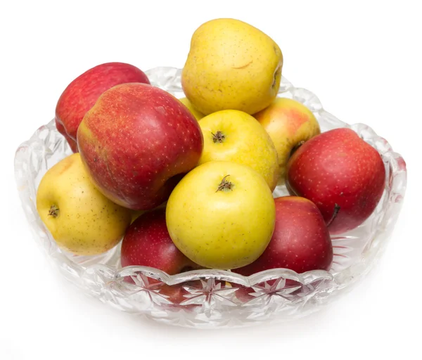 Manzanas en un plato —  Fotos de Stock