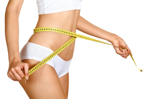 Mujer midiendo su cintura. Cuerpo delgado perfecto. Dieta — Foto de Stock