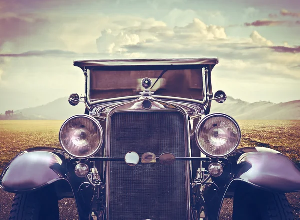 Främre vintage bil — Stockfoto