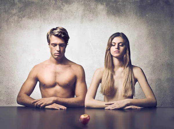 Adamo et Eva dans une vue moderne — Photo