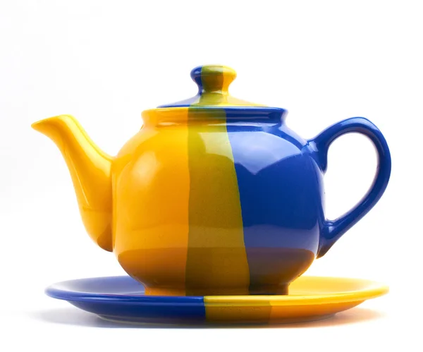Teekanne auf weiß — Stockfoto