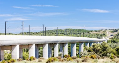 Demiryolu viyadük için tgv tren vernegues, provence, Fransa