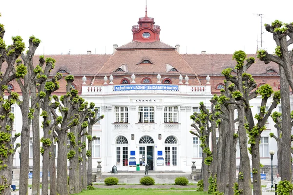 Elizabeth 's Spa (Alzbetiny lazne), Karlovy Vary (Carlsbad), Czec — стоковое фото