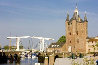 Ortaçağ kapısı ve asma köprü, zierikzee, zeeland, Hollanda