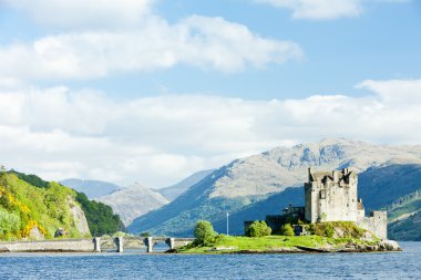 Eilean Donan Castle, Loch Duich, Scotland clipart