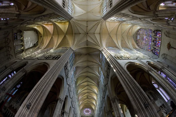 Interior of Cathedral Notre Dame, Amiens, Picardy, France — Stock Photo, Image