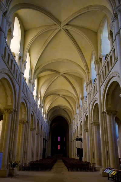 Interior da igreja Sainte-Trinité, Abbaye aux Dames, Normandia, França — Fotografia de Stock
