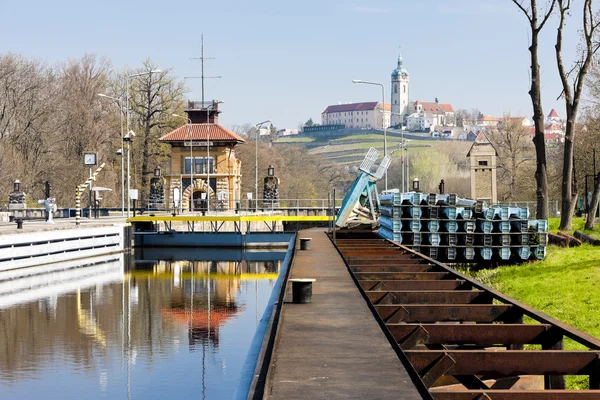 Horin zámek a Mělnický hrad v pozadí, Česká republika — Stock fotografie