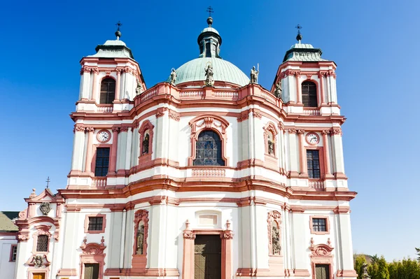 Basilikan i jablonne v podjestedi, Tjeckien — Stockfoto