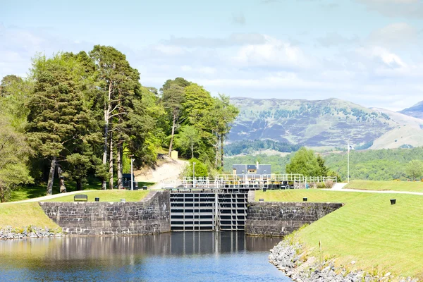 Laggan se bloquea en el canal de Caledonia, West Highlands, Escocia — Foto de Stock