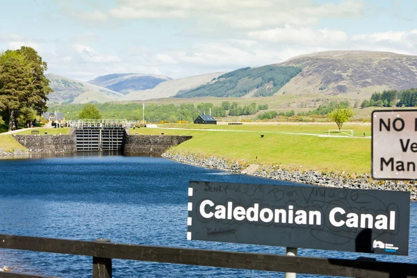Laggan Locks on Caledonian Canal, West Highlands, Escócia — Fotografia de Stock