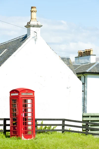 Телефонний автомат, місті Laggan, Шотландія — стокове фото
