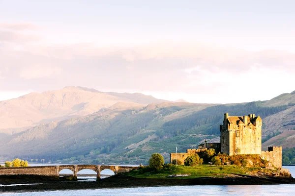 Замок Donan Eilean, Duich, Шотландії Лох — стокове фото