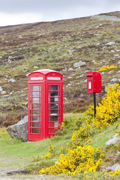 Cabina telefónica y buzón cerca de Laid, Escocia — Foto de Stock