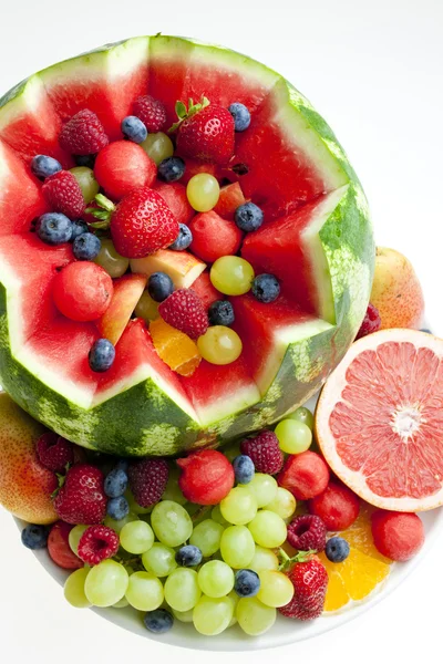 Fruitsalade in water meloen — Stockfoto