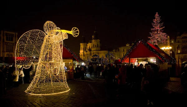 Gamla stans torg vid jul tid, Prag, Tjeckien — Stockfoto
