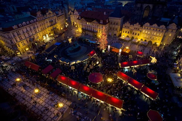 Gamla stans torg vid jul tid, Prag, Tjeckien — Stockfoto