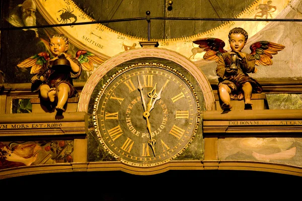 Detail der Uhrmacherei in der Kathedrale Notre Dame, Straßburg, Elsass, — Stockfoto